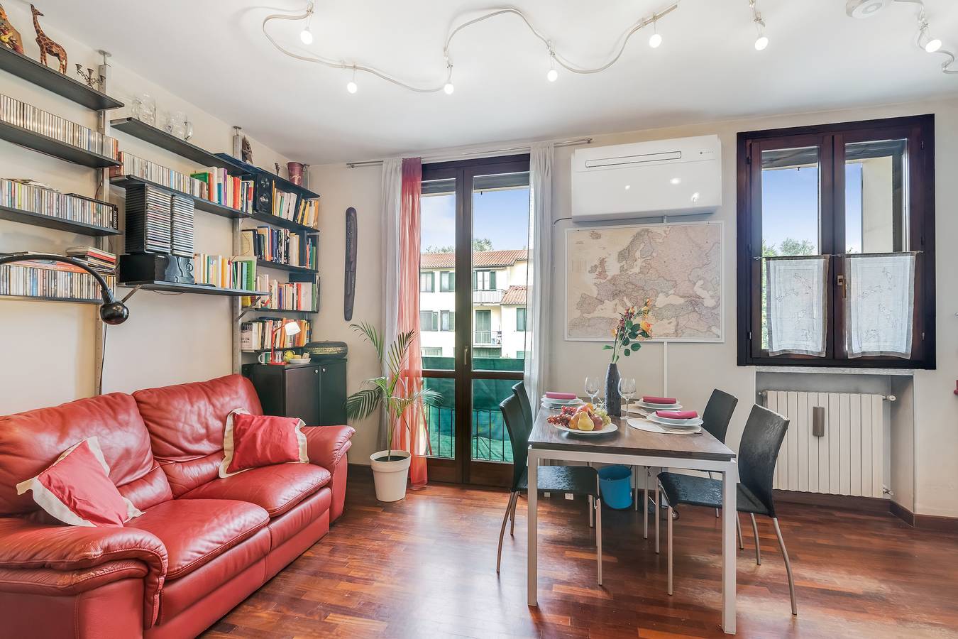 Appartamento intero, Angera Relax & Pool - Lake Maggiore Retreat in Comune di Angera, Lago Maggiore (Lombardia)
