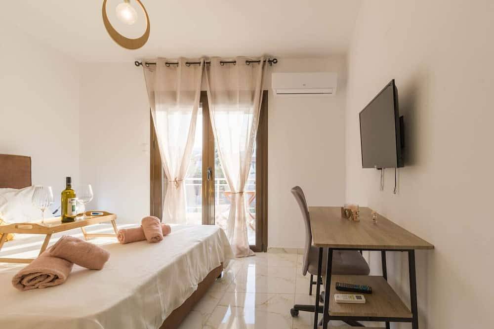 Ganze Wohnung, Seaside Serenity Suite in Loutra in Oreas Elenis, Korinthia