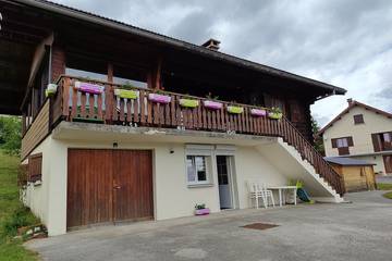 Maison de campagne pour 10 personnes, avec jardin et balcon à Prénovel