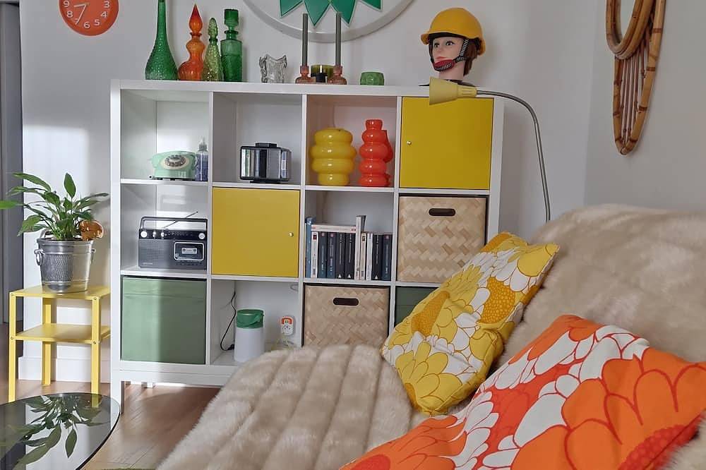 Apartamento entero, Vintage, 10 min from Disneyland -30 min from Paris- 50m from train station - 30min from Cdg airport in Esbly, Sena y Marne