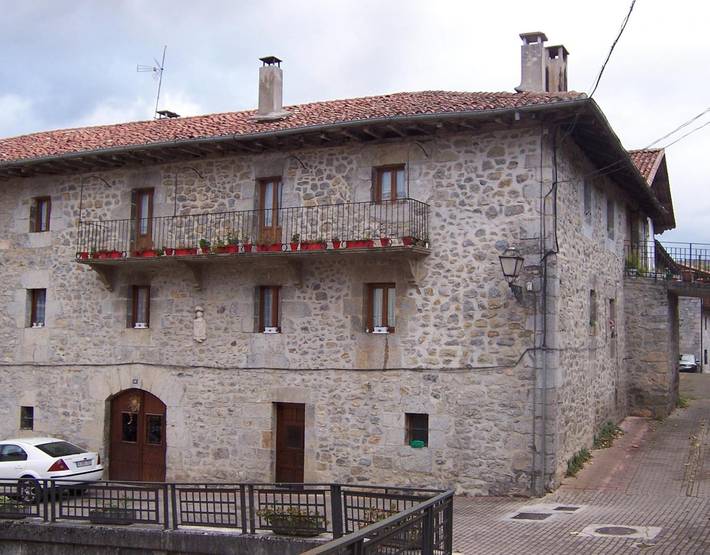 Chalet para 10 personas, con jardín y balcón en Navarra - 2