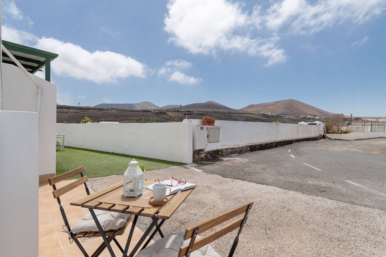Entire apartment, Vacation 'La Dehesa I' with Mountain View and Wi-Fi in Uga, Yaiza