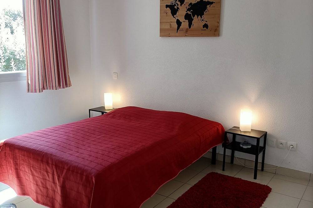 Entire apartment, T2 Jardinet Pmr Avec Dans Résidence Avec Piscine - D71 in Salies-de-Béarn, Béarn