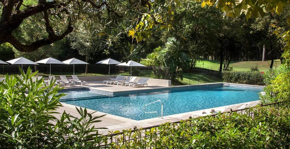 Resort para 4 personas, con piscina además de vistas y jardín, Se admiten mascotas - 1
