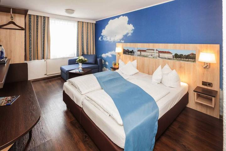 Hotel für 3 Personen, mit Terrasse in Oberschleißheim
