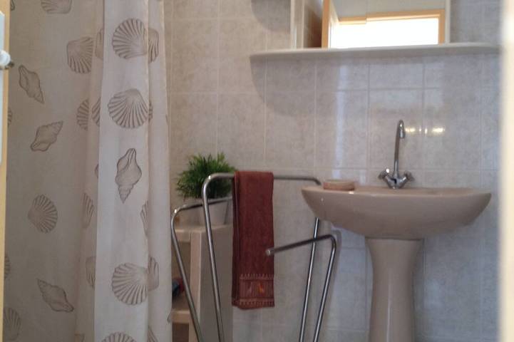 Gîte pour 6 personnes, avec jardin et terrasse, animaux acceptés à Roquebrun - 3