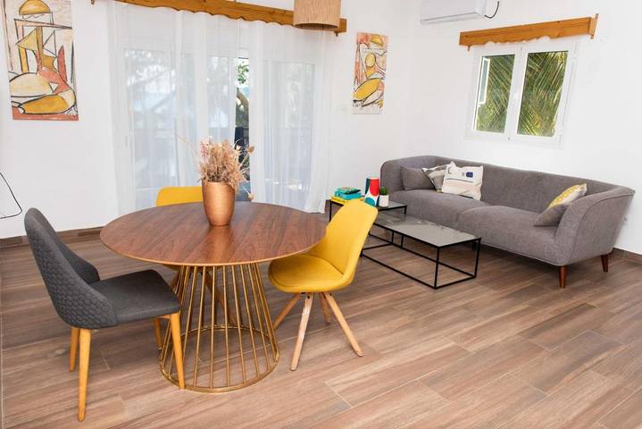 Location de vacances pour 2 personnes, avec balcon ainsi que jardin et vue à Bouéni - 3