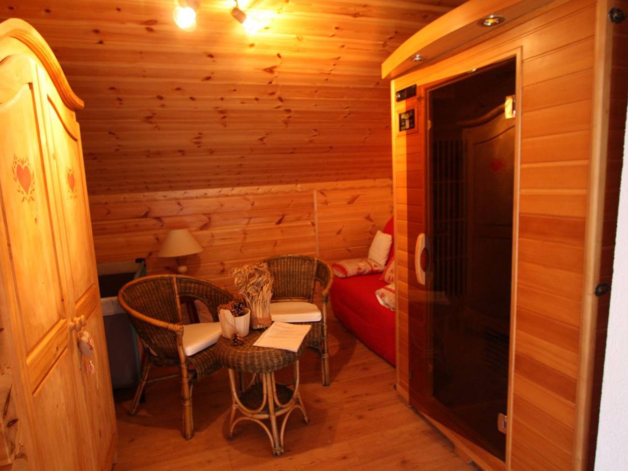 Chalet chaleureux avec sauna, terrain, terrasse et babyfoot à Saint-Nabord in Saint-Nabord, Région d'Épinal