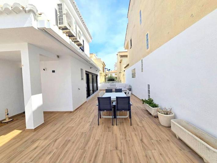 Chalet para 10 personas, con jardín además de terraza y piscina en Safor - 2