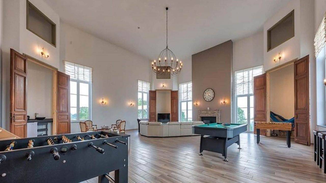Geheel vakantieappartement, Vakantieappartement voor 15 personen met tuin in Beauraing, Regio Namur