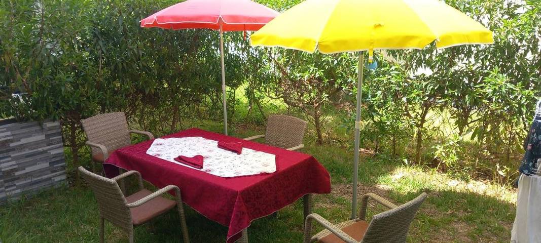 Casa rural para 8 personas, con jardín y balcón además de piscina y piscina para niños - 1