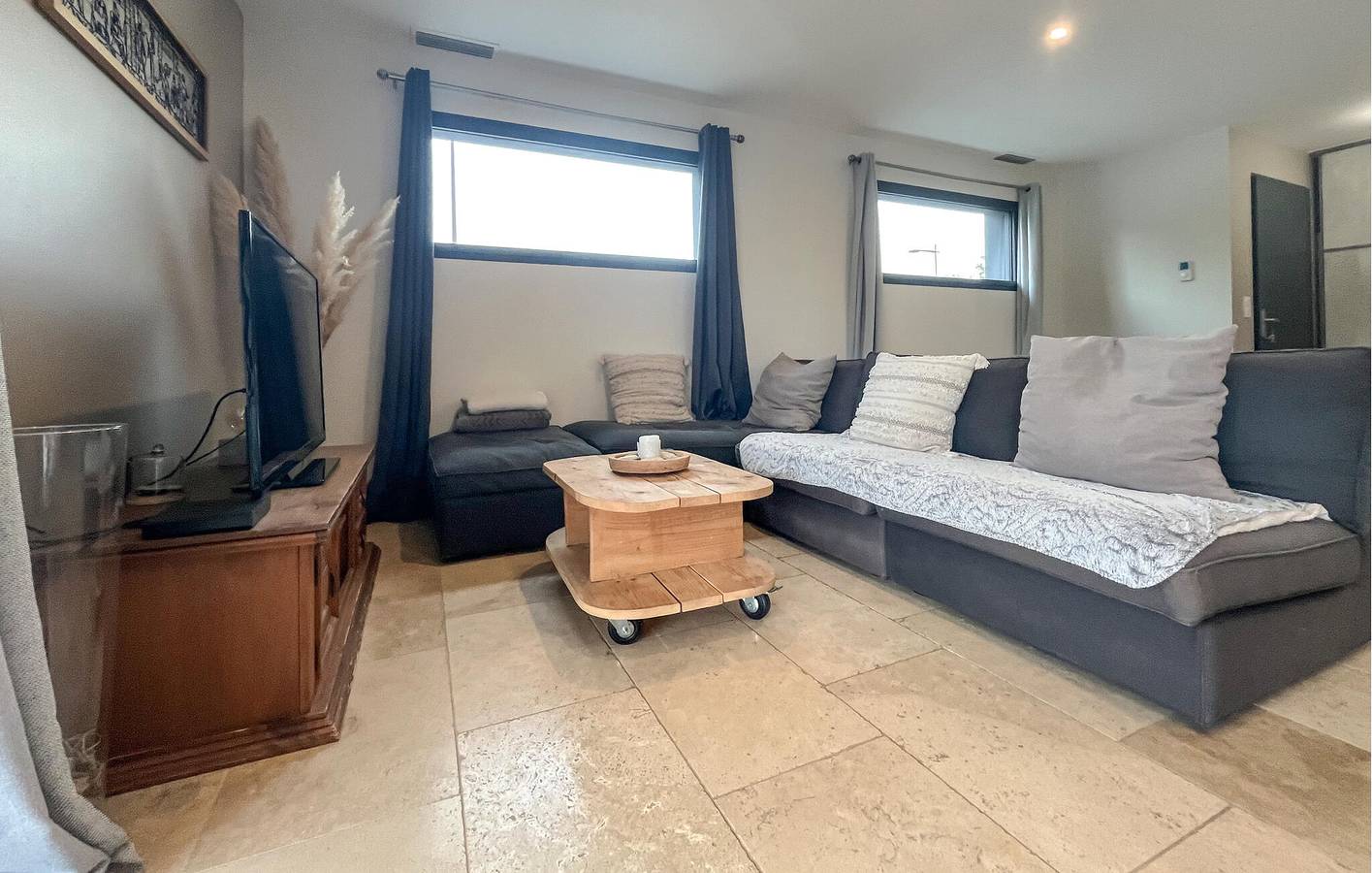 Acogedor apartamento con piscina y WiFi cerca de Saint-Geniès-de-Comolas in Saint-Geniès-de-Comolas, Region de Nimes
