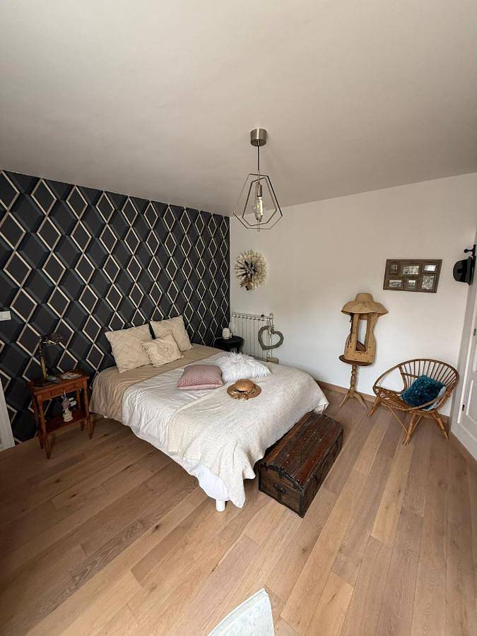 Chambre d’hôte pour 2 personnes, avec Jacuzzi et Jardin ainsi que Piscine et Vue