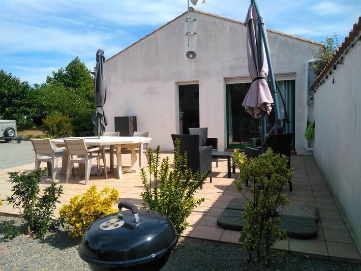 Gîte pour 4 personnes, avec terrasse et jardin