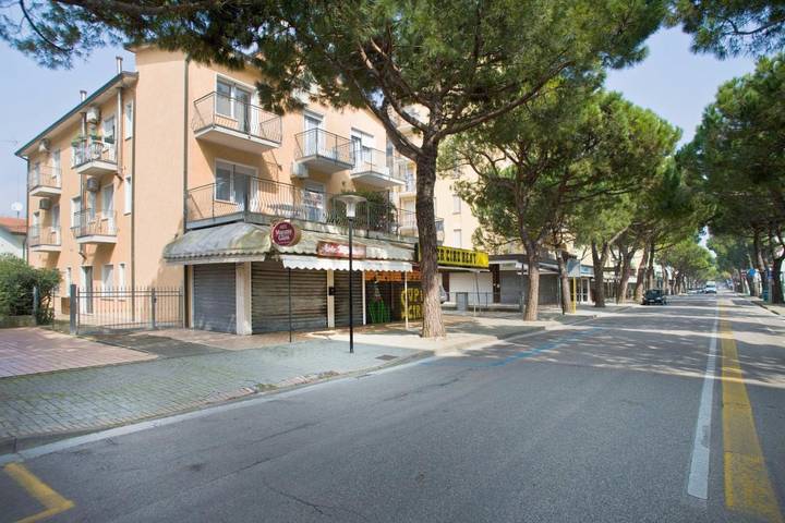 Location de vacances pour 4 personnes, avec terrasse, animaux acceptés à Lido di Jesolo - 2