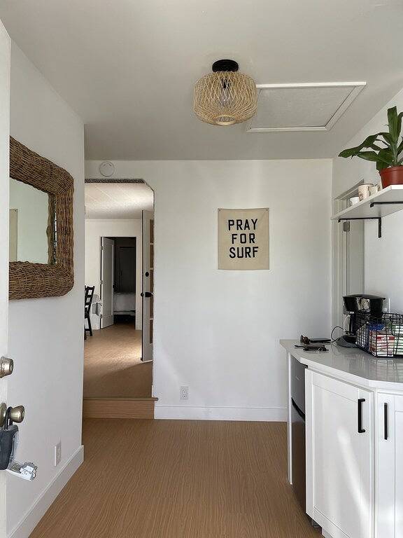 Brand New Remodeled Pierpont Surf Cottage Footsteps to Ocean Ventura in Ventura Beach, Ventura