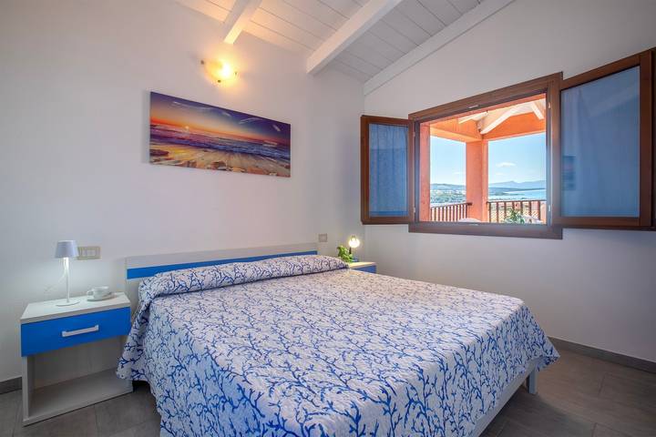 Appartamento intero, Appartamento per vacanze "Vista mare" con balcone privato e aria condizionata in Isola Rossa, Trinità d'Agultu e Vignola