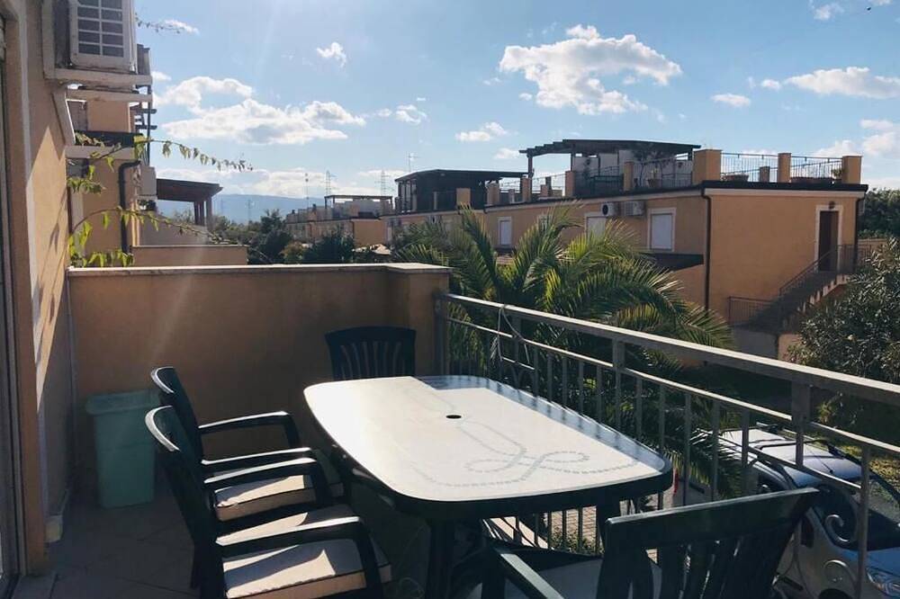 Ganze Wohnung, Pizzo Beach Club 8G Two Bedroom House in Pizzo, Vibo Valentia Provinz