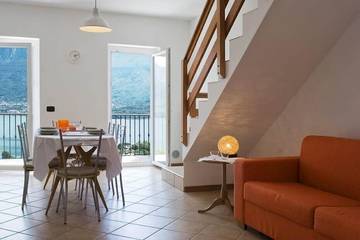 Gîte pour 5 personnes, avec balcon ainsi que jardin et piscine, animaux acceptés à Vercana