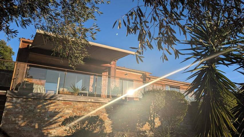 Location de vacances pour 6 personnes, avec Terrasse ainsi que Jardin et Vue à Valle-di-Campoloro