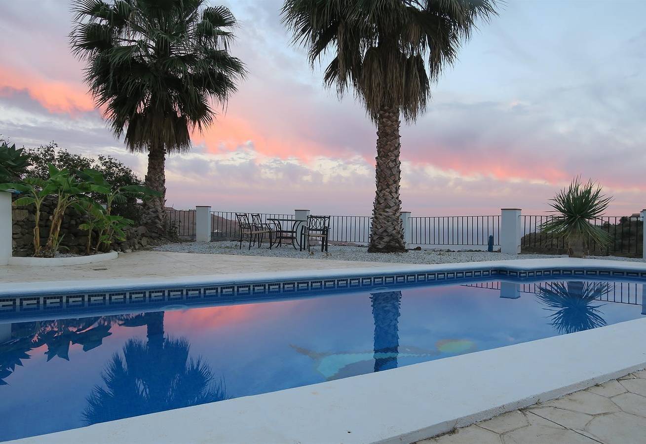 Villa 'Stunning Near Velez-malaga' mit Meerblick, Wi-Fi und Klimaanlage in Arenas, Málaga Provinz
