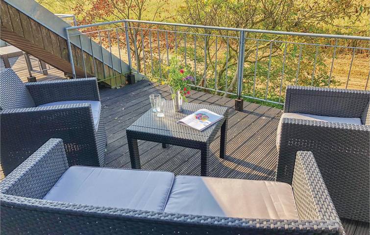 Modernes 1BR Apartment in der Nähe von Dragun City Center mit Parkplatz & Internet in Dragun, Nordwestmecklenburg (Wismar und Umgebung)