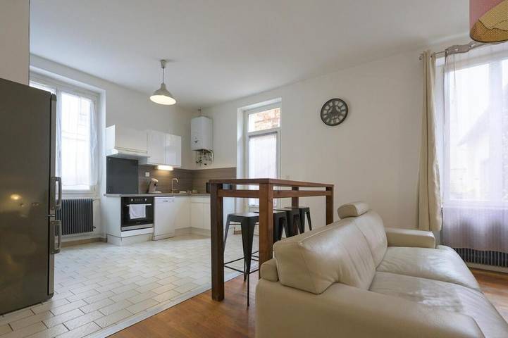 Location de vacances pour 4 personnes, avec terrasse, animaux acceptés à La Mulatière - 2