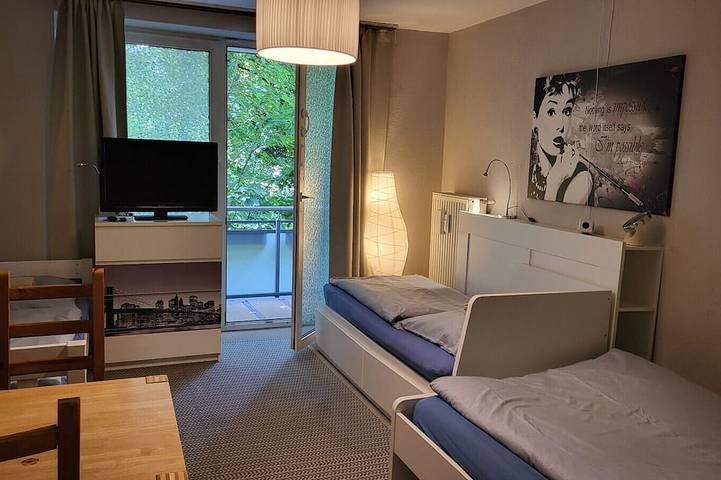 Ganze Wohnung, Budget & Central 3Room Apt+Balcony & WiFi in Hamburg-Mitte, Hamburg