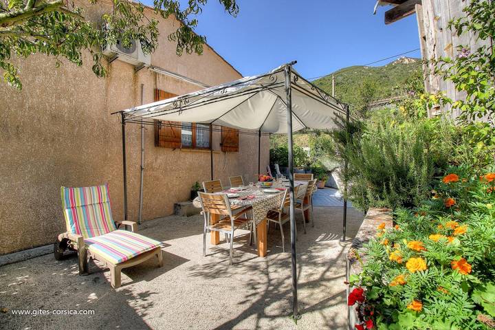 Gîte pour 6 personnes, avec Terrasse ainsi que Jardin et Vue à Valle-di-Mezzana