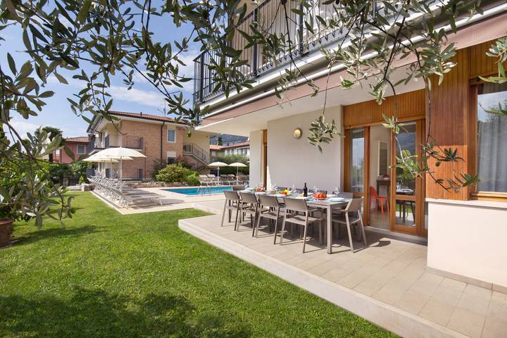 Ferienhaus für 10 Personen, mit Garten und Seeblick sowie Balkon in Garda - 4