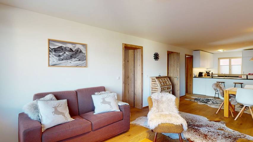 Ferienwohnung für 4 Personen, mit Balkon und Terrasse sowie Sauna und Seeblick in Surlej