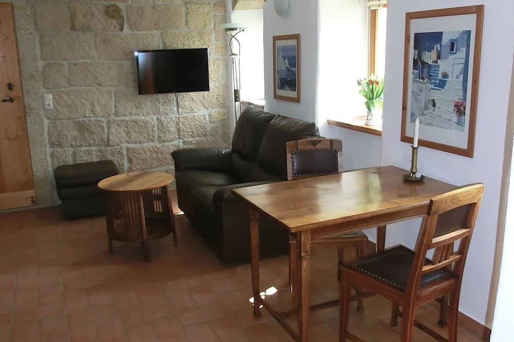 Ganze Wohnung, Ferienwohnung mit Charme, Entspannen mitten im Grünen im schönen Elbtal in Loschwitz, Dresden