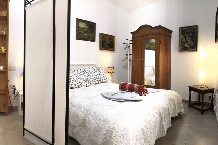 Appartement entier, Maison de village entièrement rénovée divisée en 4 appartements avec cour à Arico Vie in Arico Viejo, Arico