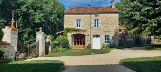 Gîte pour 6 personnes, avec jardin et terrasse, animaux acceptés à Saint-Mathieu