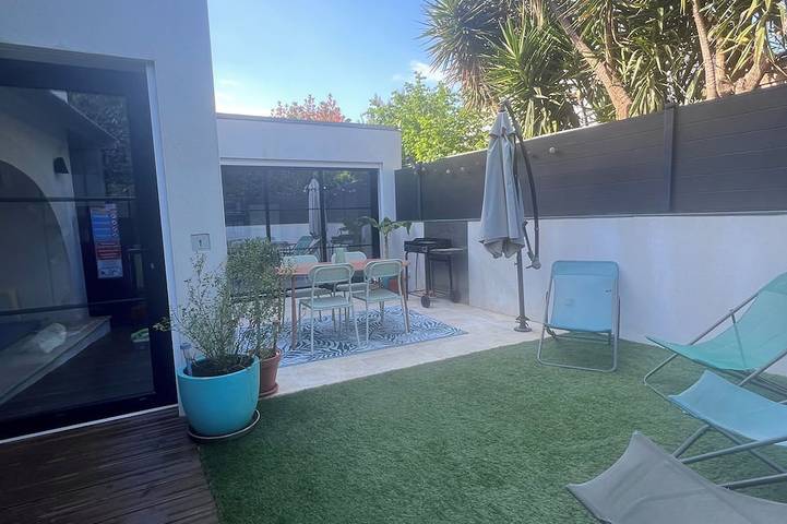 Location de vacances pour 4 personnes, avec terrasse à Castelnau-de-Guers