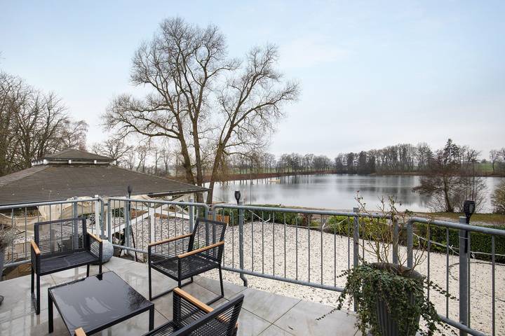 Vacation rental for 4 people, with lake view and yard as well as balcony in Rhineland-Palatinate
