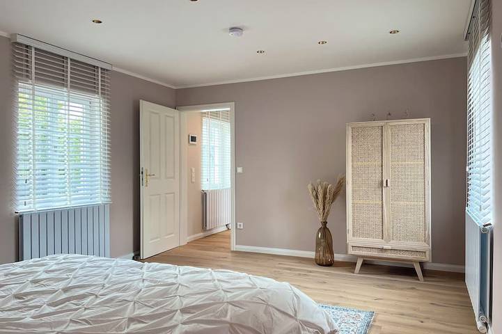 Ganze Wohnung, Cozy 1-bedroom Apt. WiFi, AC, in Flörsheim am Main/15 min to Frankfurt Airport in Flörsheim, Main-Taunus-Kreis