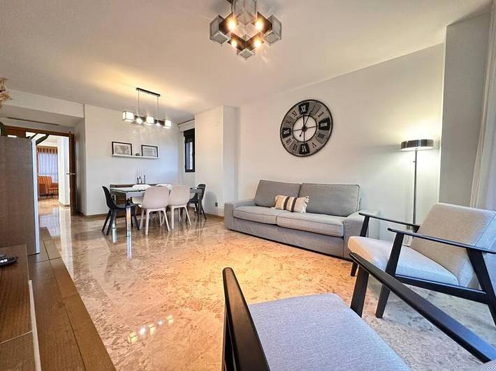 Ferielejlighed for 6 personer, med pool og jacuzzi samt balkon i Valencia