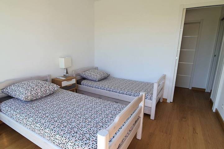 Location de vacances pour 12 personnes, avec terrasse et jardin dans Plage Coupereau - 2