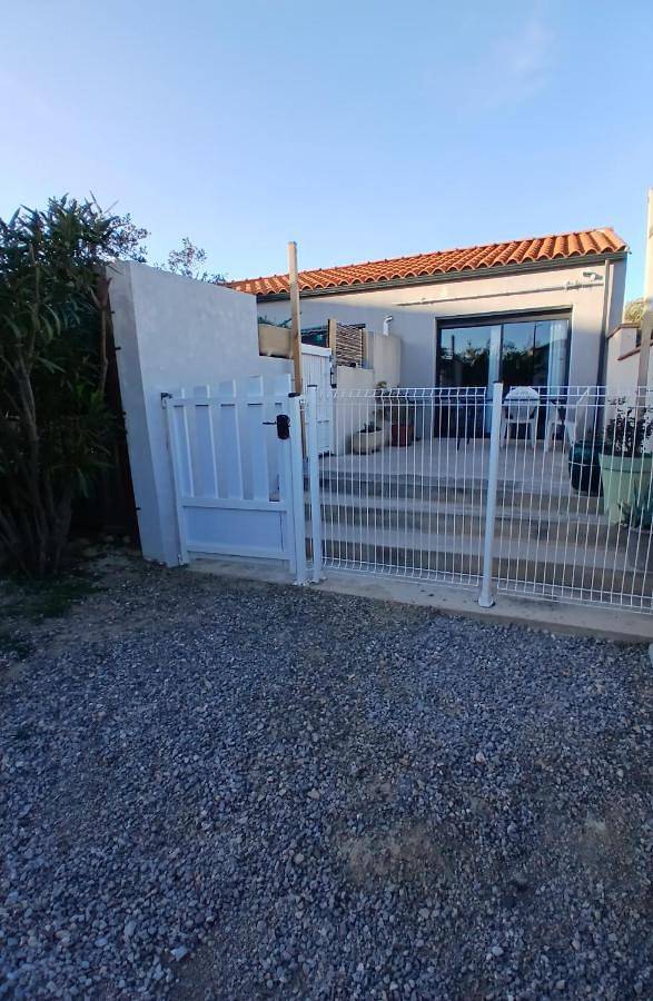 Gîte pour 3 personnes, avec Terrasse et Vue à La Palme
