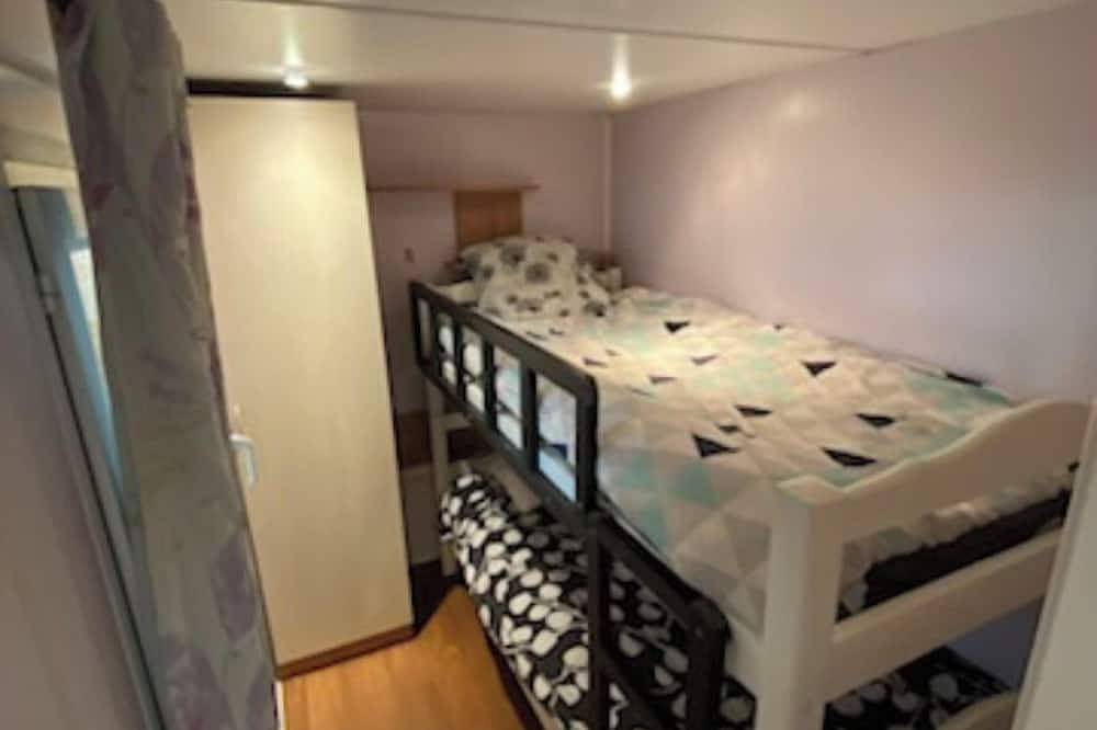 Mobil-home confortable in Saint-Chéron, Essonne