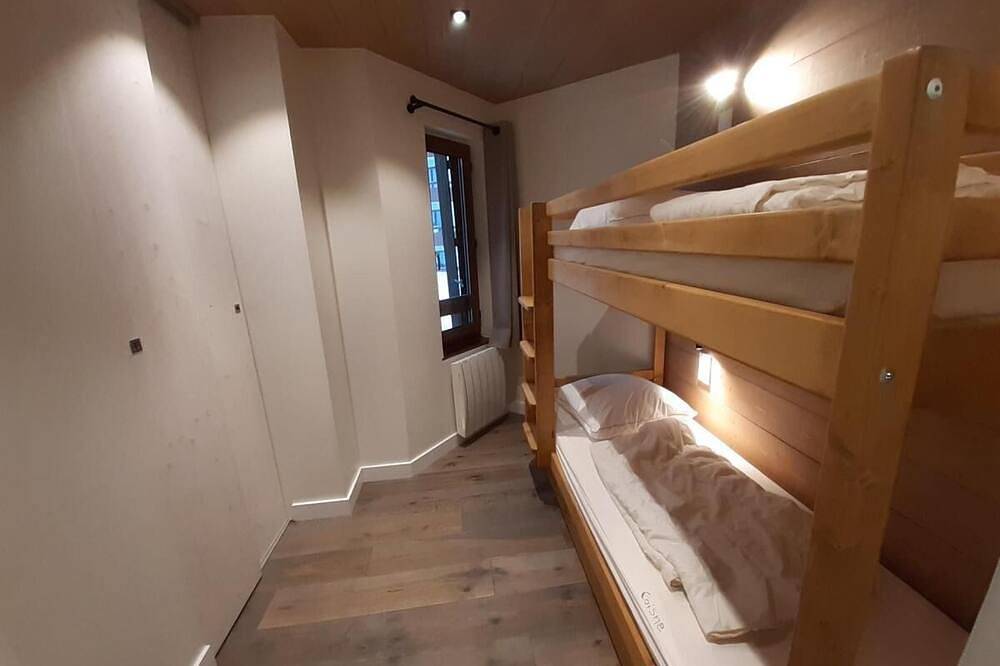 Entire apartment, Ski-in/ski-out & foot of the slopes, 2nd floor, balcony, tv, ski locker, 50m², La Tania in La Tania, La Perrière