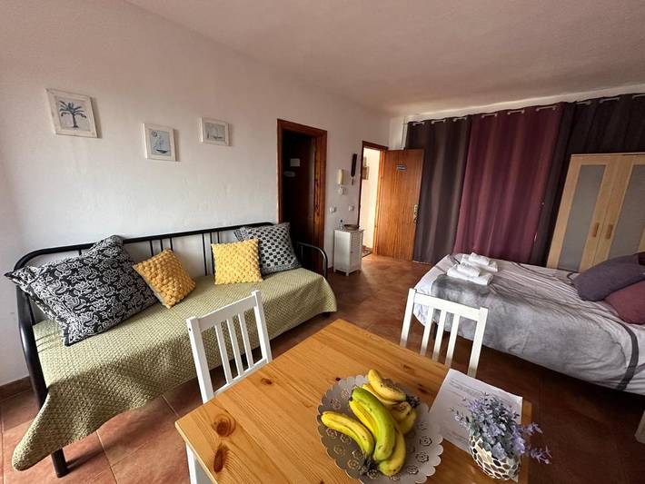 Apartamento para 3 personas, con terraza y vistas en La Caleta (El Hierro)