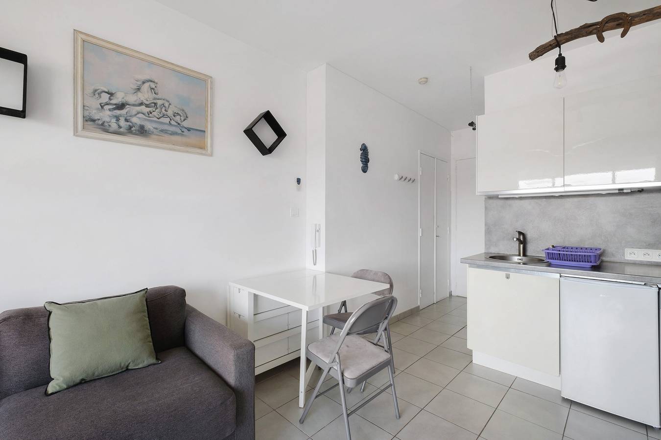 Hel studio-lejlighed, Studio "Le Kennedy Bord De Mer" with Balcony, Wi-Fi and Air Conditioning in Cagnes-sur-Mer, Middelhavskysten (Frankrig)