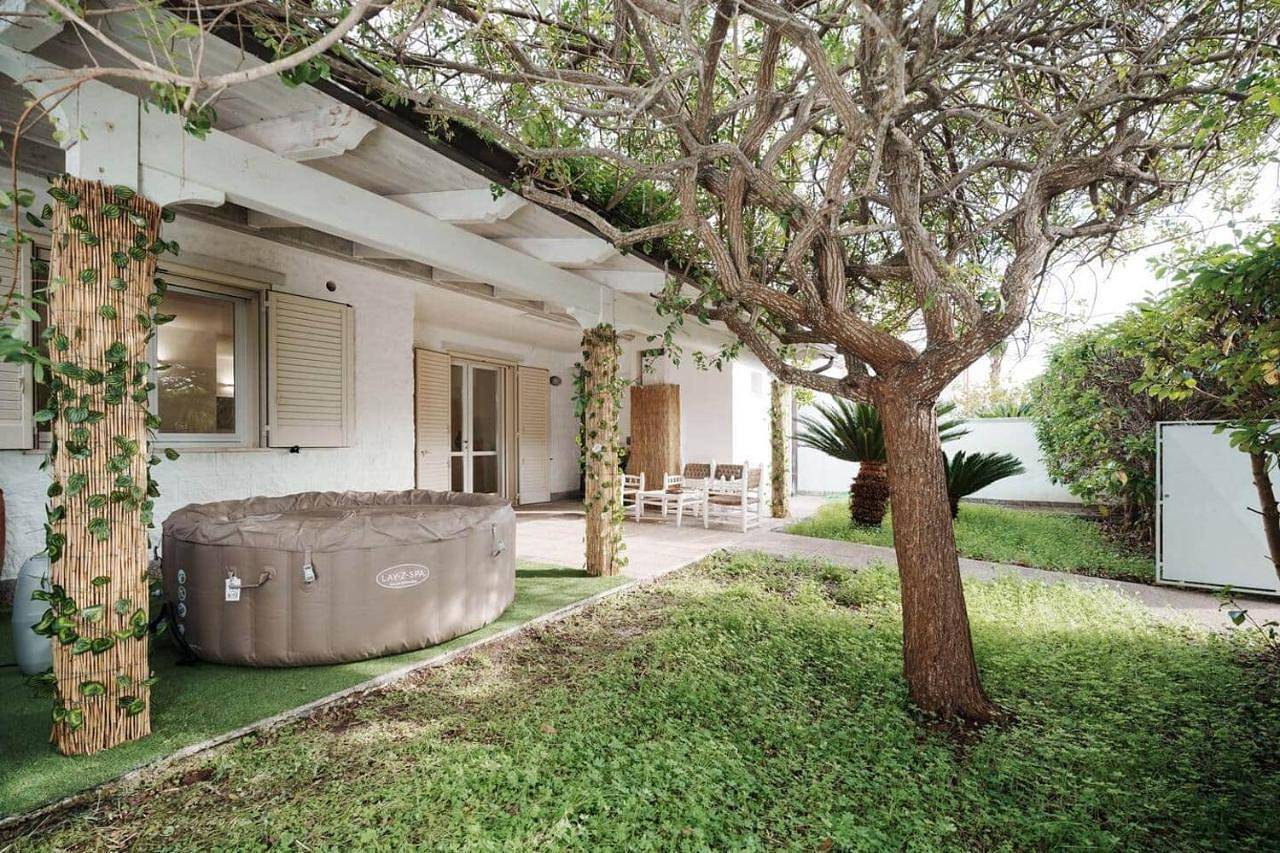 White House – Villa con Jacuzzi e Posto Auto in Otranto, Otranto e dintorni