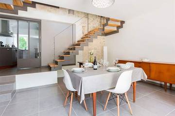 Gîte pour 4 personnes, avec terrasse à La Garde-Adhémar
