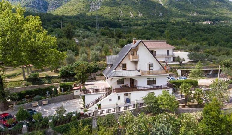 Casa vacanza per 6 persone, con giardino e panorama, con animali domestici - 1