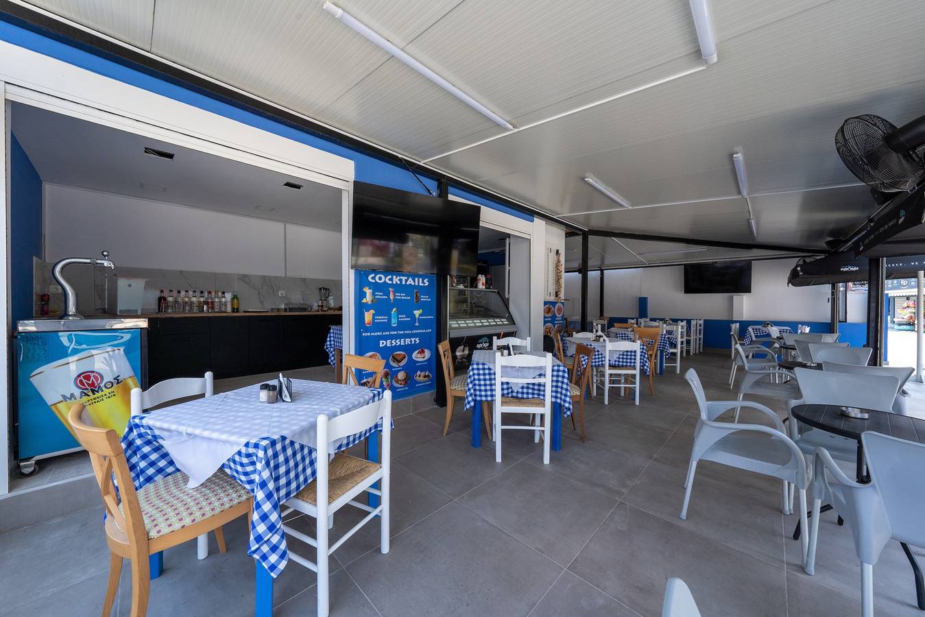 Bed & Breakfast „The Kavos Sandy Inn – Doppelzimmer“ mit Gemeinschaftspool, Wlan & Klimaanlage in Kavos, Korfu