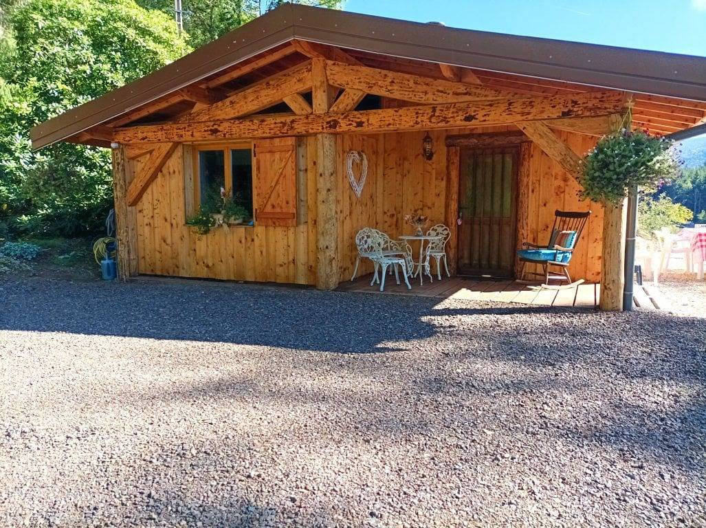 Chalet atypique Ananou seul dans la nature in Mélisey, Parc naturel régional des Ballons des Vosges