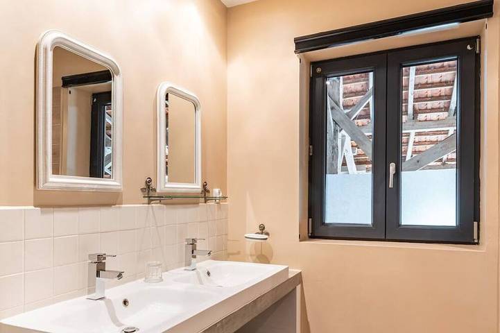 Location de vacances pour 4 personnes, avec jardin et jacuzzi à Nojals-et-Clotte - 3